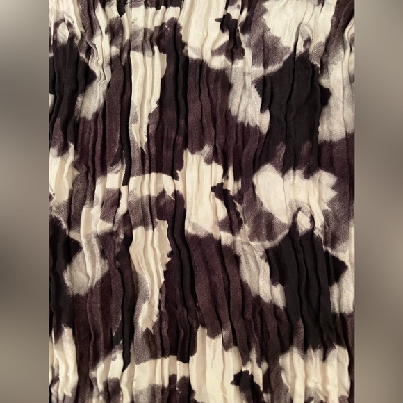 Dress - Picture 6 of 10